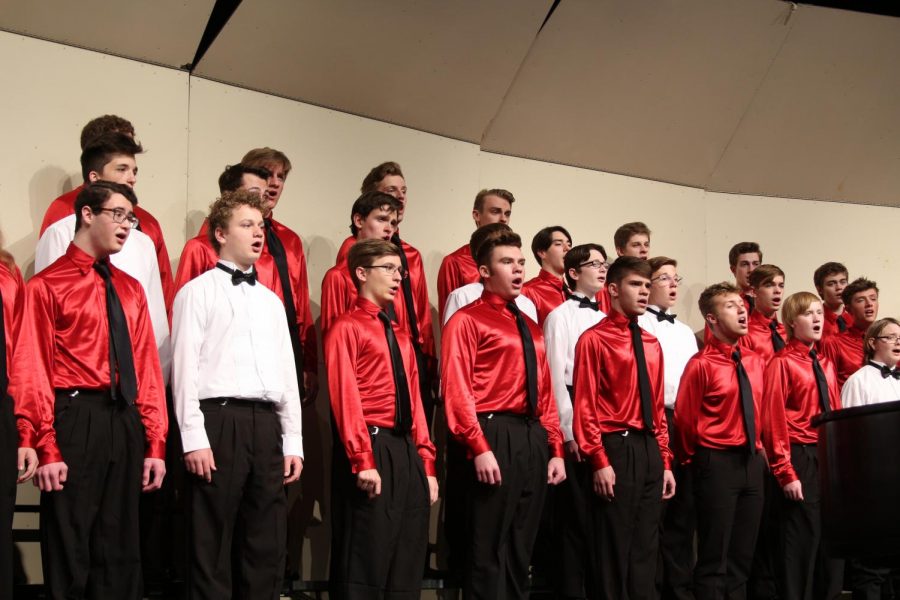 At a concert, senior Luke Oldroyd sings. “I have been singing since sixth grade,” Oldroyd said. 